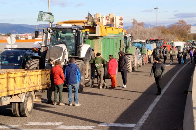 Els transportistes reclamen als pagesos que “no lesionin” el seu sector amb les mobilitzacions contra Mercosur