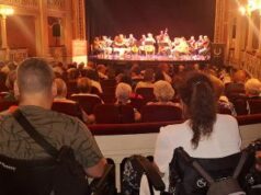 Unes 300 persones d’entitats socials gaudeixen de la Camerata XXI al Teatre Bartrina de Reus