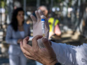 Primer resultat positiu en les mostres d’excrements de gos a la via pública